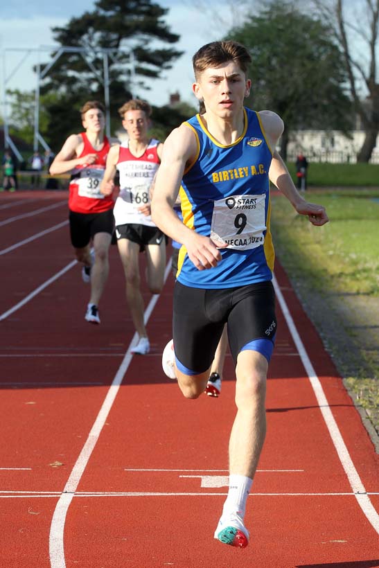800 metres, 2021 North East Grand Prix No. 2, Monkton, Wednesday, May 19th. Photo: David T. Hewitson/Sports for All Pics